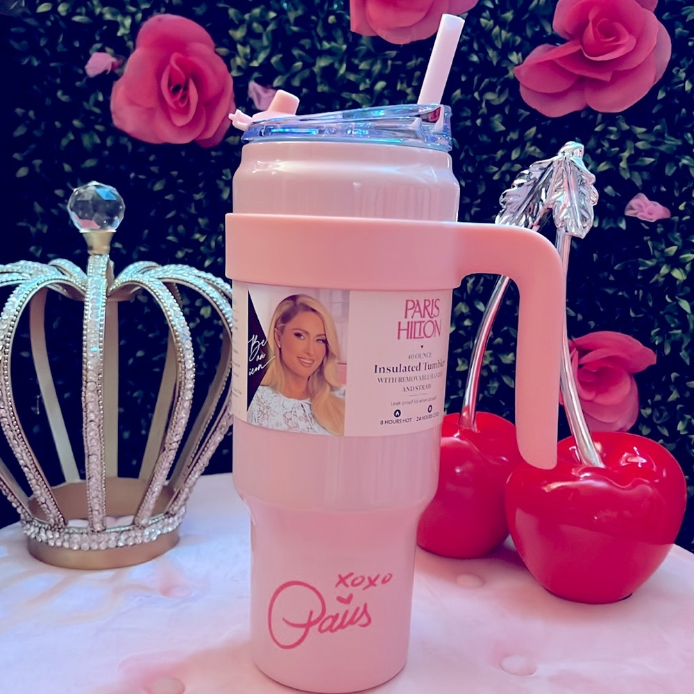 🩷🌸Paris Hilton pink 40oz tumbler
